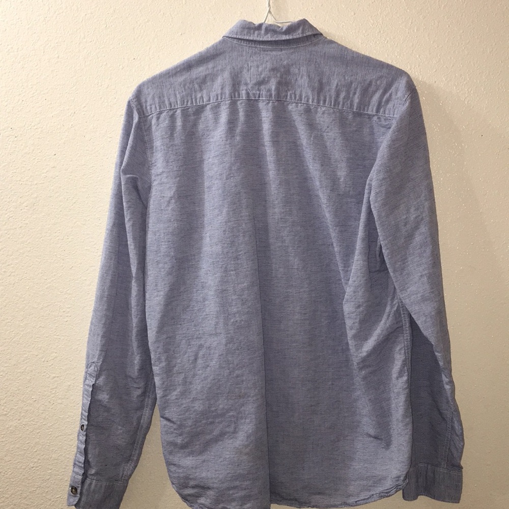 3 for $15/ **H&M • Fitted Pinstriped Button-Up WITH FLAW - Picture 5 of 7